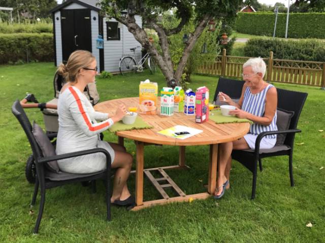 超好吃谷物0蔗糖酸奶,酸甜香脆谷物酸奶