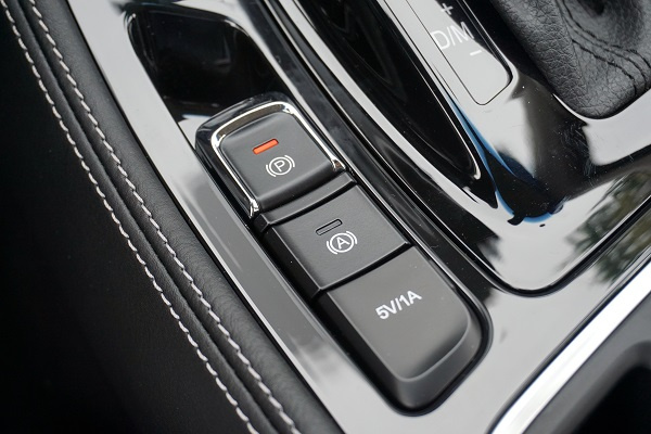 宝骏730cvt是自动挡还是手动,新款宝骏7301.5t双离合