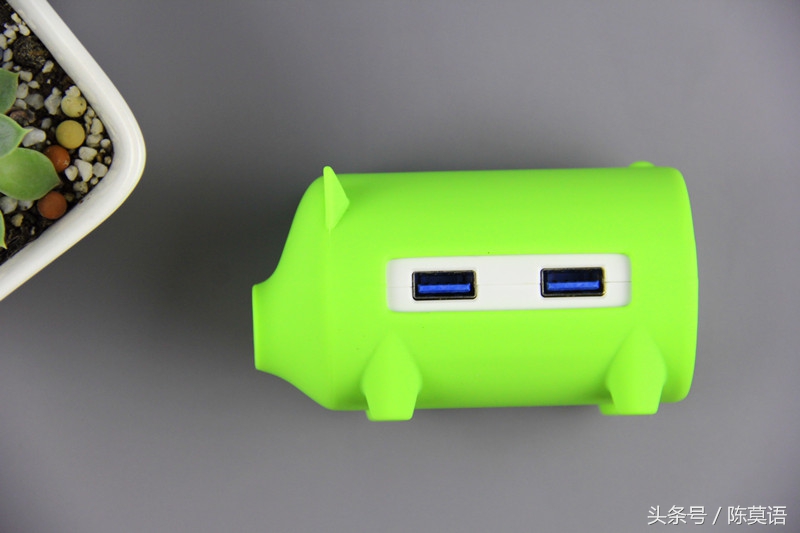 又找不到读卡器了？还在抱怨USB接口不够用？看小猪如何完美演绎读卡集线艺术