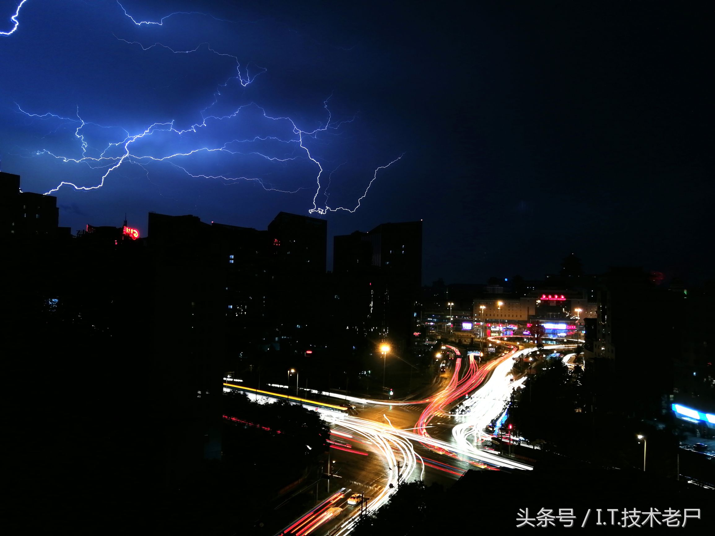 什么样的相机才能拍到闪电,拍摄闪电的正确方法