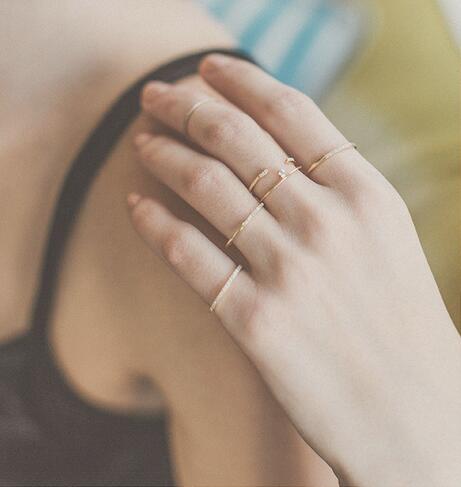 合适20岁左右女孩子的首饰品牌,20岁女生合适戴的金饰品