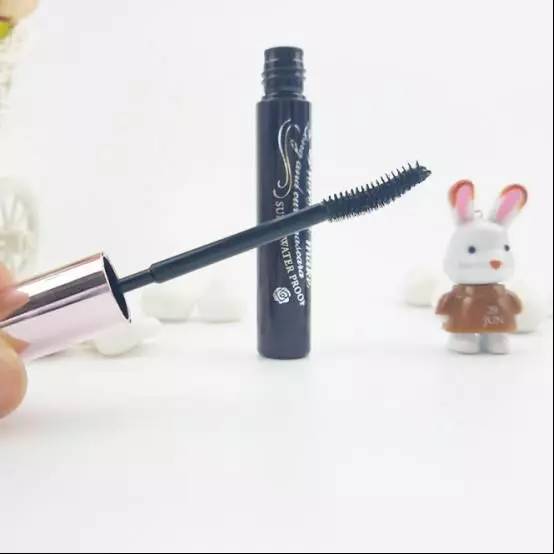 90%的女生没有选对睫毛膏！难怪睫毛刷成苍蝇腿