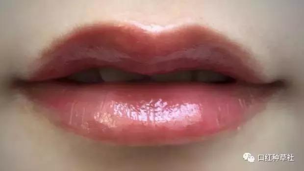 唇色深厚唇合适什么色的口红,唇色深素颜口红不沾杯推荐