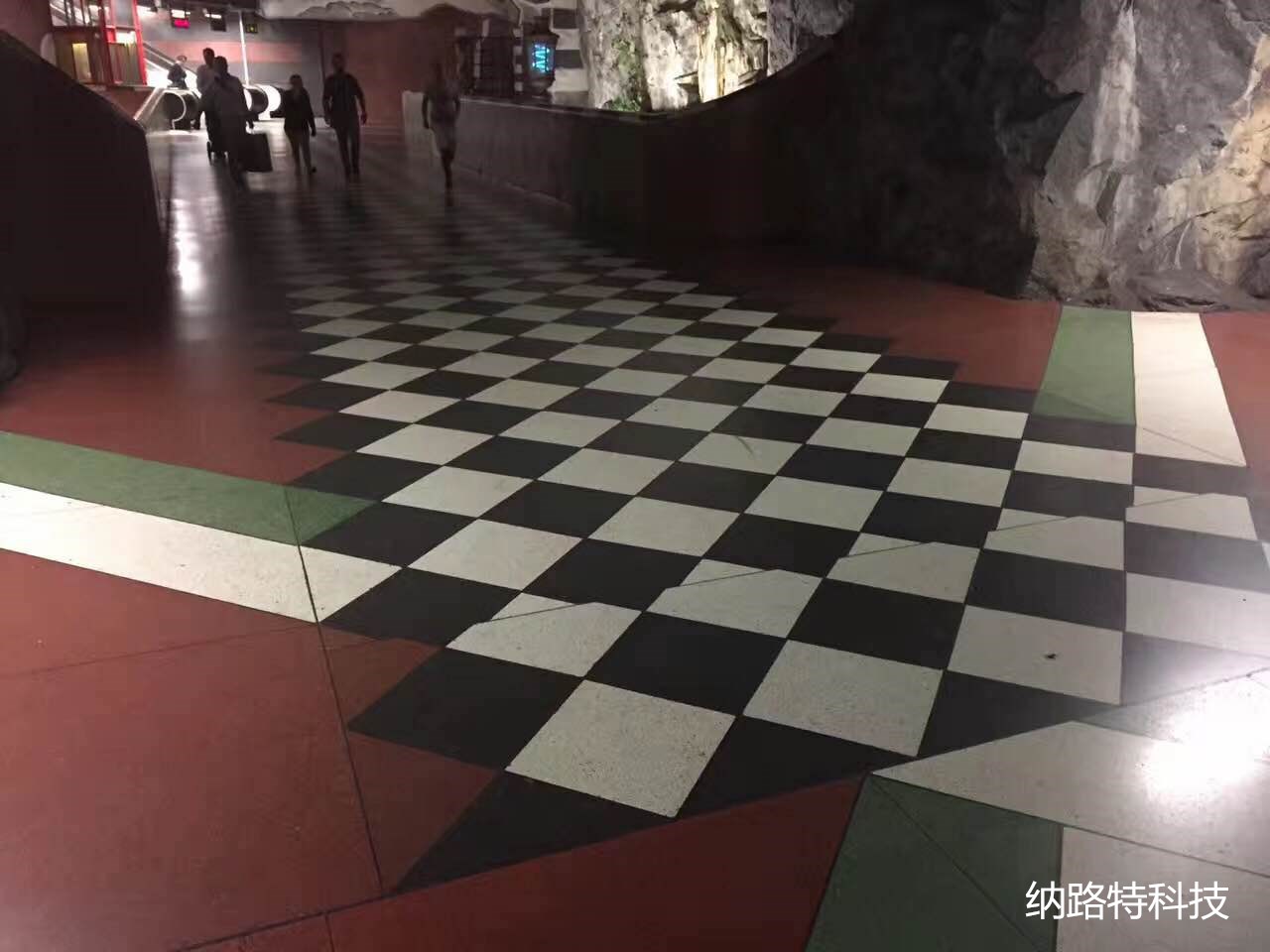 装修瓷砖粘漆怎么清理,地板瓷砖涂了水泥怎么清理