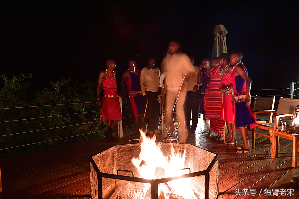 非洲马赛人有多厉害狮子都被吓跑,马赛人手拿一支长矛单挑一头狮子