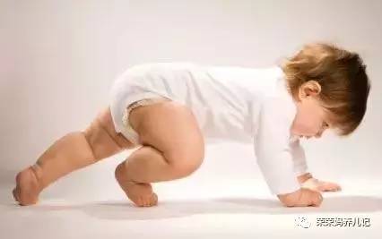 0-1岁幼儿爬行训练方法,爬行需要刻意训练吗