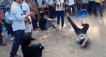 葬爱家族缺一块水泥地,广西葬爱家族水泥地斗舞完全视频