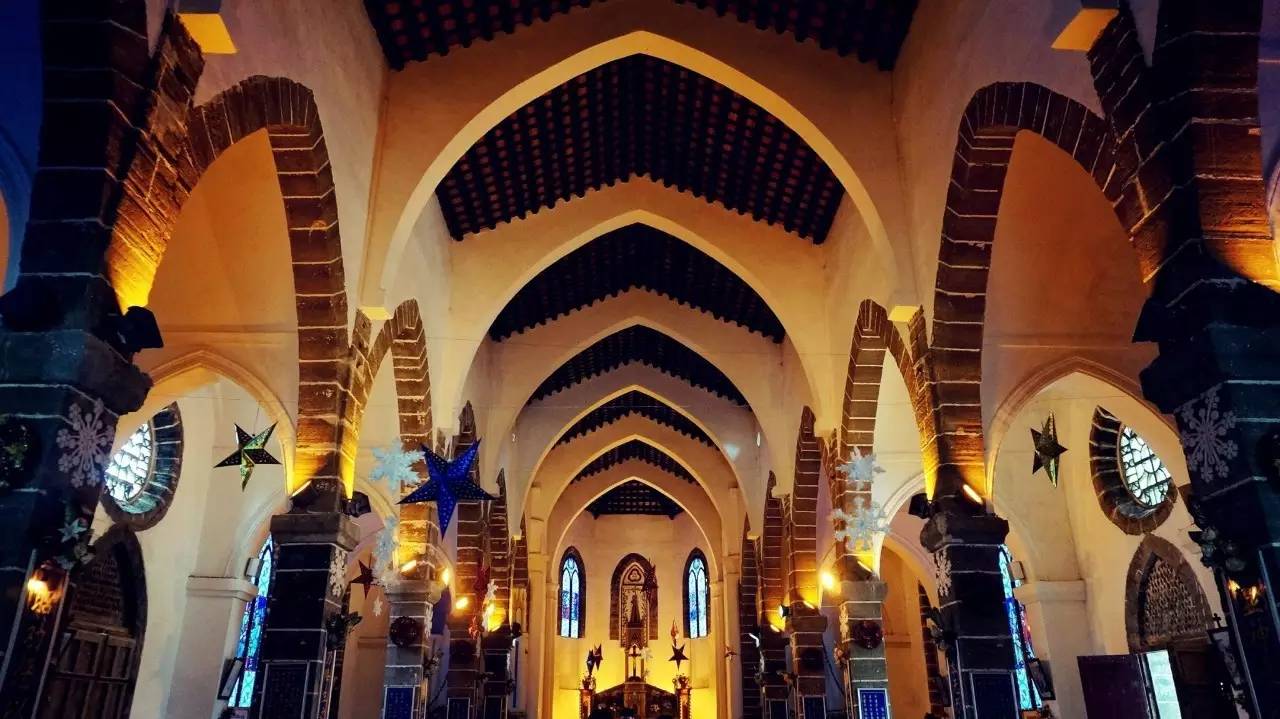 你会选择在南宁和300万人“假装生活”还是和我一起出逃到海岛呢！