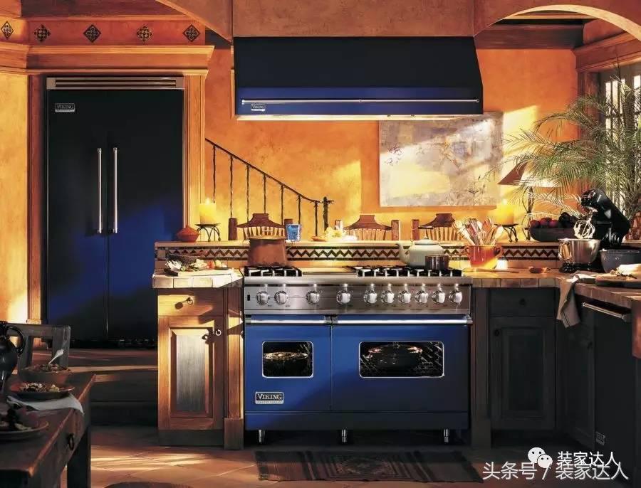 橱柜蓝色搭配什么颜色的吊柜,厨房的橱柜颜色天蓝色好看吗