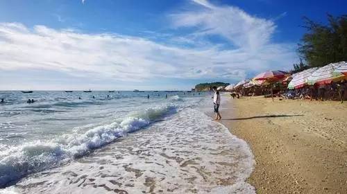 你会选择在南宁和300万人“假装生活”还是和我一起出逃到海岛呢！