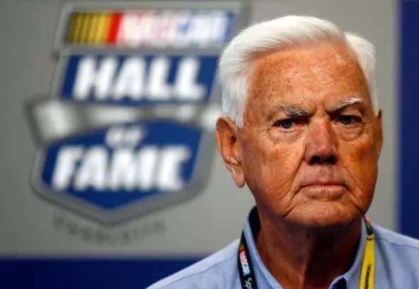 从私酒贩子逃匿到全美竞速盛宴，纳斯卡给了中国原创赛事哪些启示？｜商圈