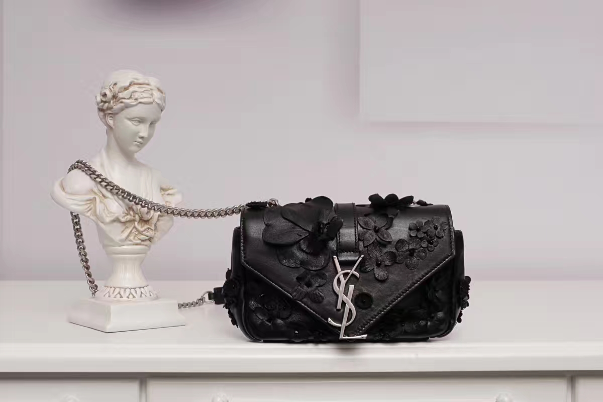 白色ysl邮差包穿搭,ysl经典款邮差包