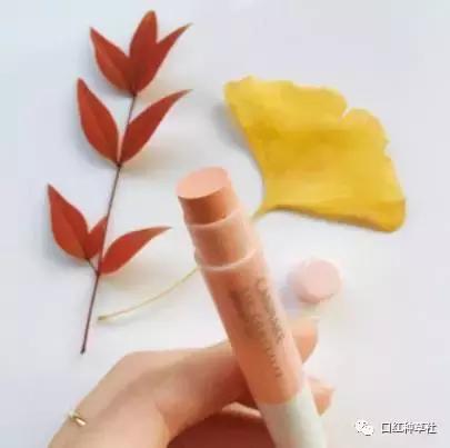 唇色深厚唇合适什么色的口红,唇色深素颜口红不沾杯推荐