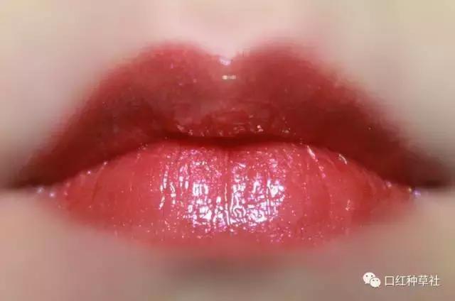 唇色深厚唇合适什么色的口红,唇色深素颜口红不沾杯推荐