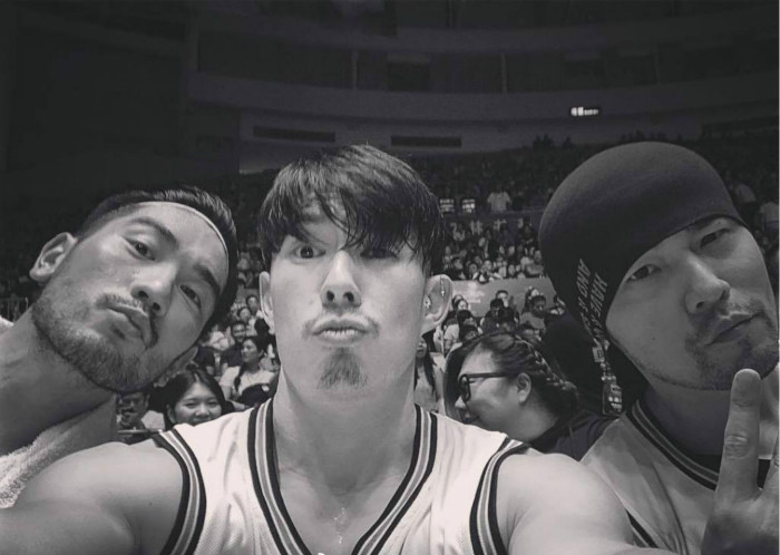 周杰伦单挑科比完全版,周杰伦不看人传球逼疯林书豪