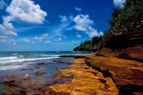 你会选择在南宁和300万人“假装生活”还是和我一起出逃到海岛呢！