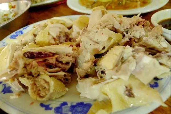 你会选择在南宁和300万人“假装生活”还是和我一起出逃到海岛呢！