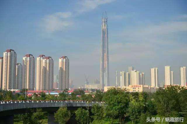 广州小蛮腰和上海东方明珠哪个高,广州地标建筑小蛮腰在哪个位置