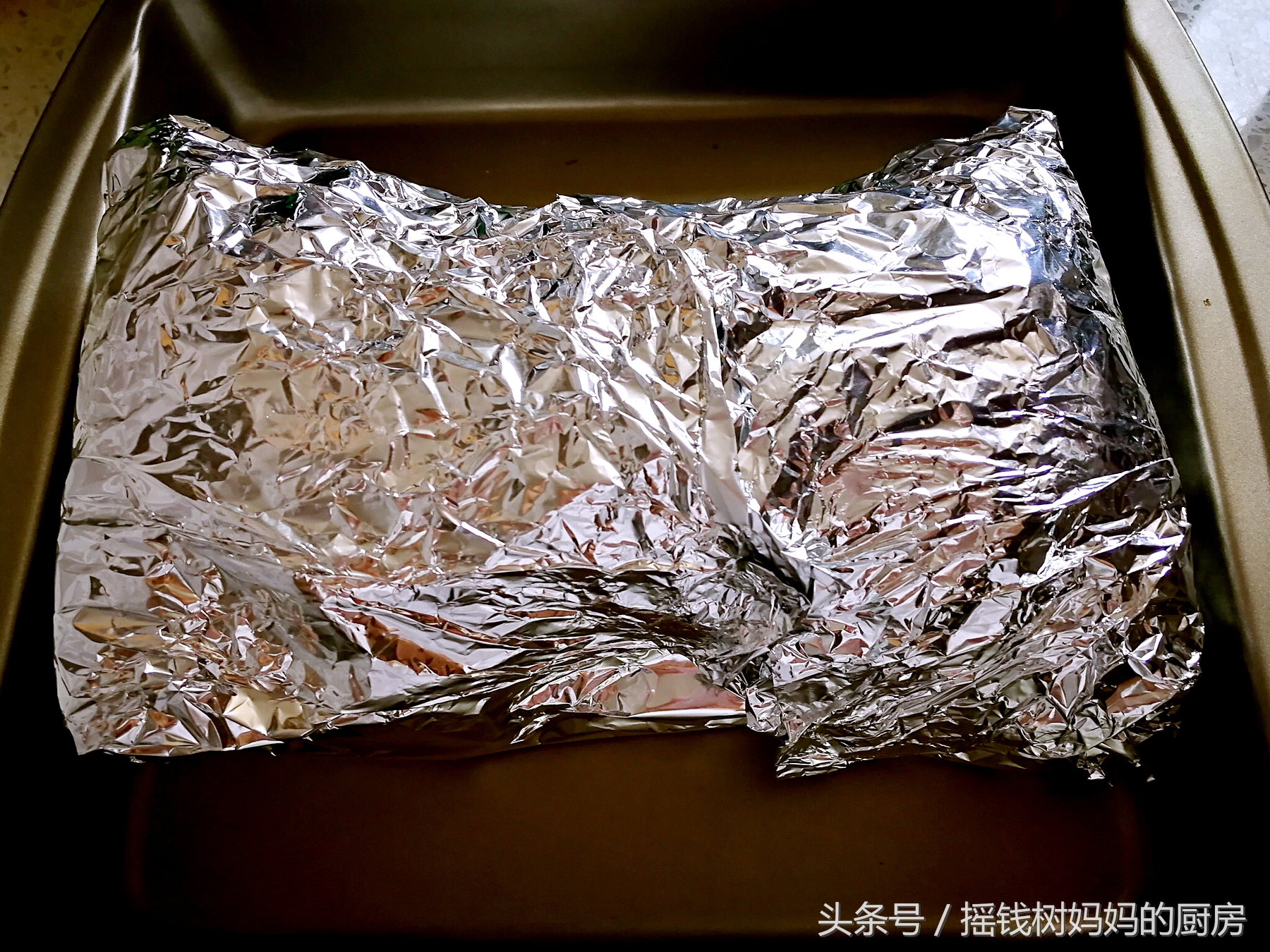 周末在家吃点好的很有必要，咖喱虾加烤肉和秋刀鱼吃的不要太满足哦