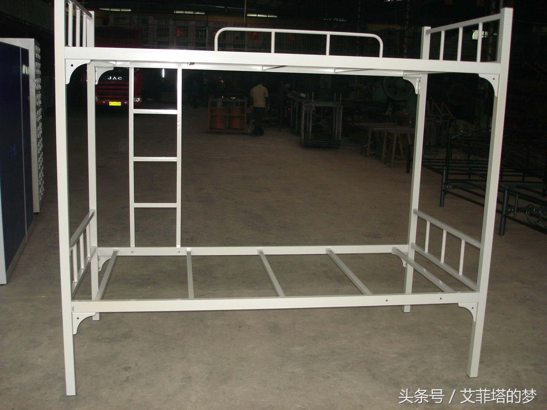 上下铺是铁床好还是木床好,实木床上下铺好还是铁床好