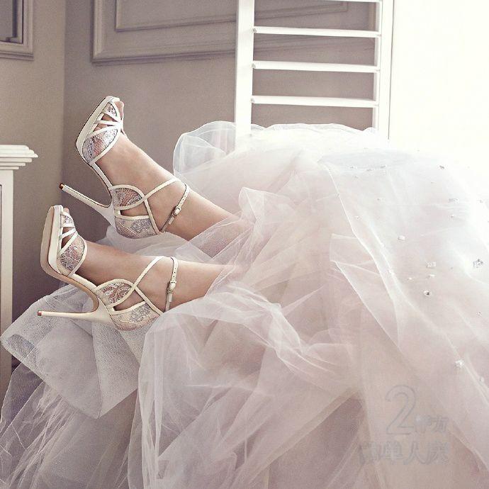 JimmyChoo被MK收购真成了跌落神坛的灰姑娘？