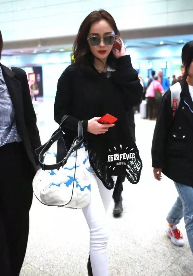 杨幂带货女王是怎么样的,爆款女王杨幂又美出新高度