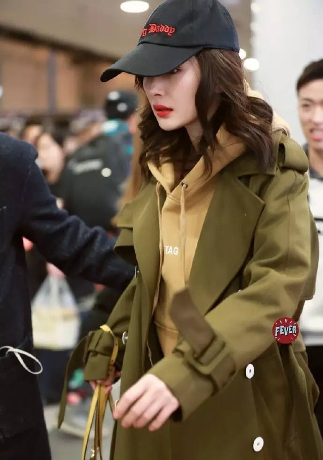 杨幂带货女王是怎么样的,爆款女王杨幂又美出新高度