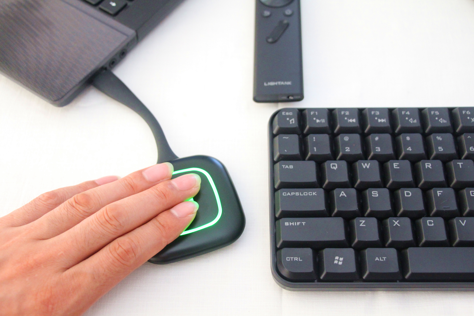 商务投影仪高效办公功能,商务便携式投影仪