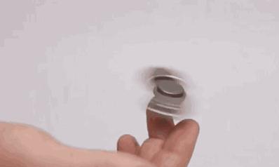 指尖陀螺风靡全球,炫酷指尖陀螺玩具