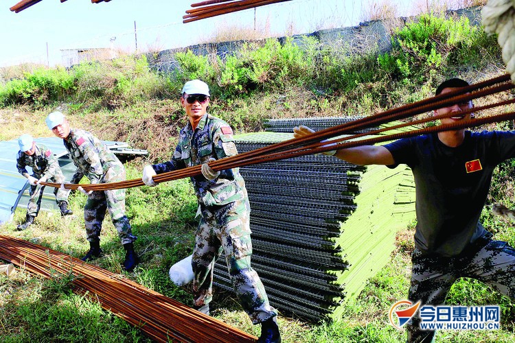 直击！中国蓝盔勇入雷区舞动“芭蕾”守护和平