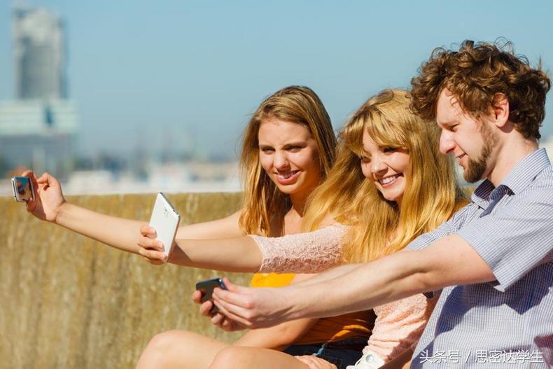 非洲8岁小女孩把头发拉直后，竟这么好看