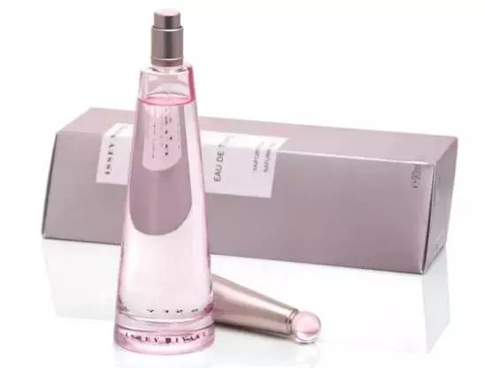 不喷香水的女人没有未来，这些香水能让男人记住你一辈子