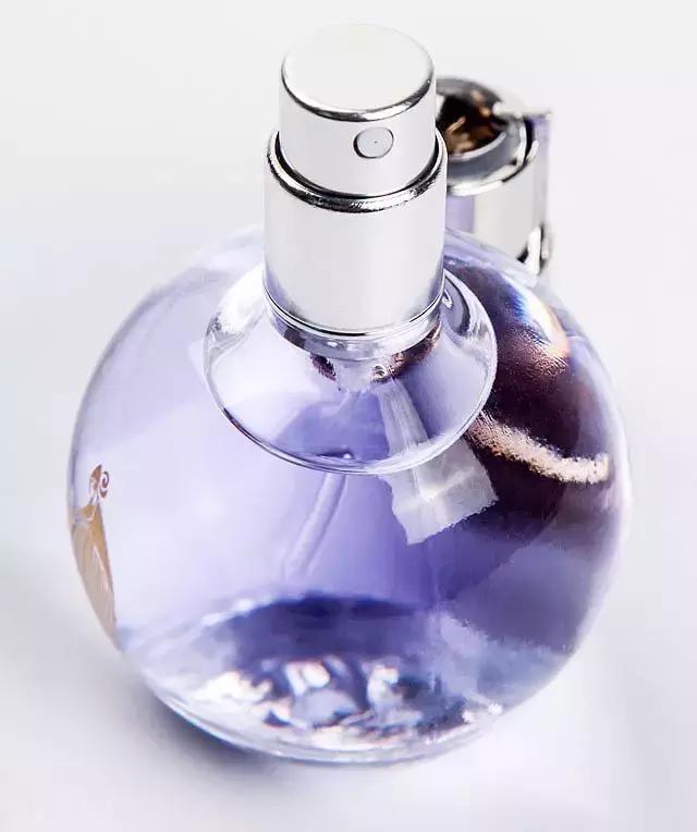 不喷香水的女人没有未来，这些香水能让男人记住你一辈子