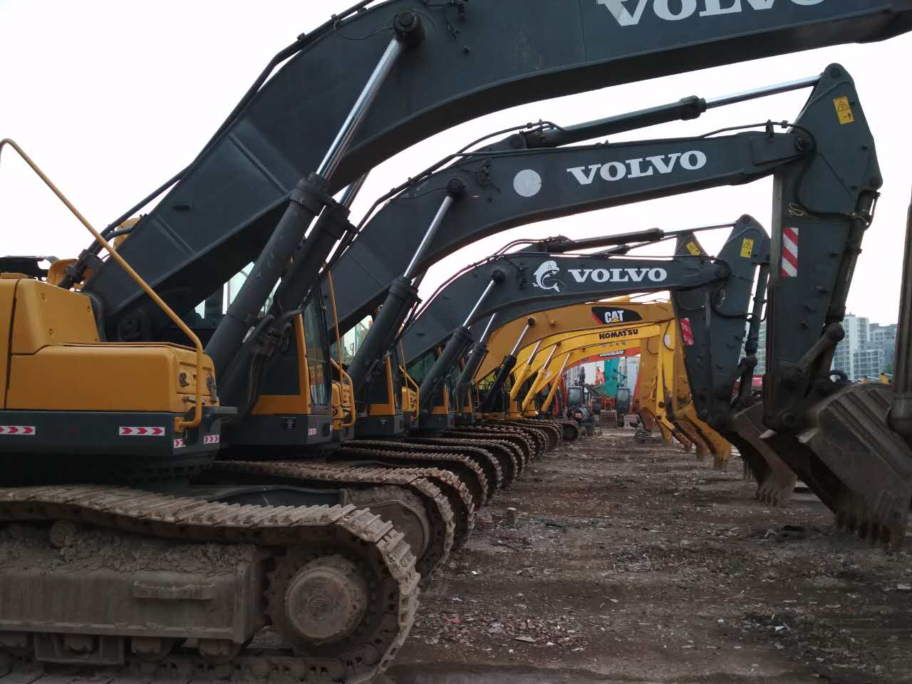 四川二手现代挖掘机报价,成都二手挖掘机推荐哪款好