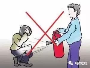 4kg干粉灭火器使用方法和注意事项,干粉灭火器的使用步骤正确顺序是