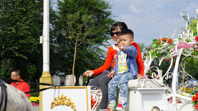 感受大西北的异域风情环疆游结束,南北疆深度游北疆进入南疆