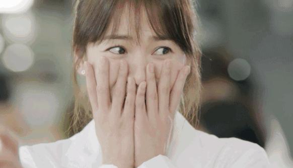 杨幂这双鞋子是什么牌子的,杨幂最近穿的回力小白鞋