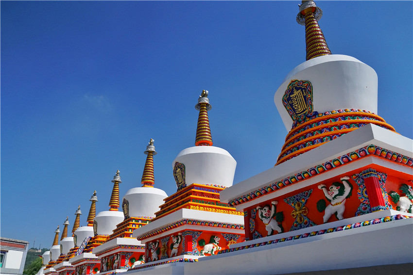 走进塔尔寺感受最虔诚的信仰,塔尔寺虔诚的佛礼