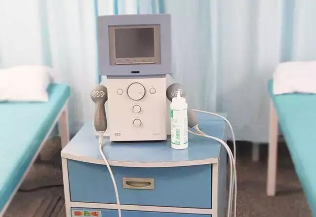 腰椎间盘突出有什么好的治疗方法,70岁老人腰椎间盘突出合适手术吗