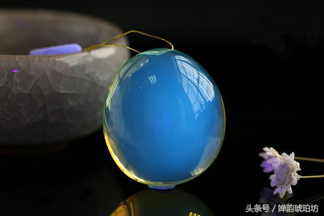 琥珀蜜蜡对女人的功效功能有哪些,琥珀蜜蜡的功效副功能有哪些