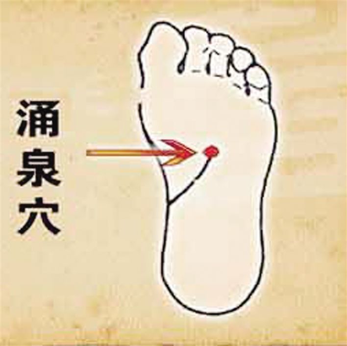 大蒜捣碎放脚心有什么功能,大蒜切开贴脚底的功效是什么