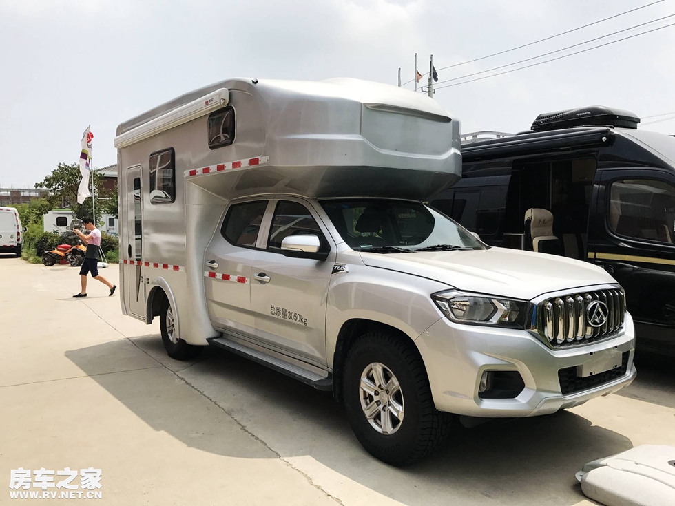 爱旅途大通t60四驱皮卡房车,新大通t60皮卡房车