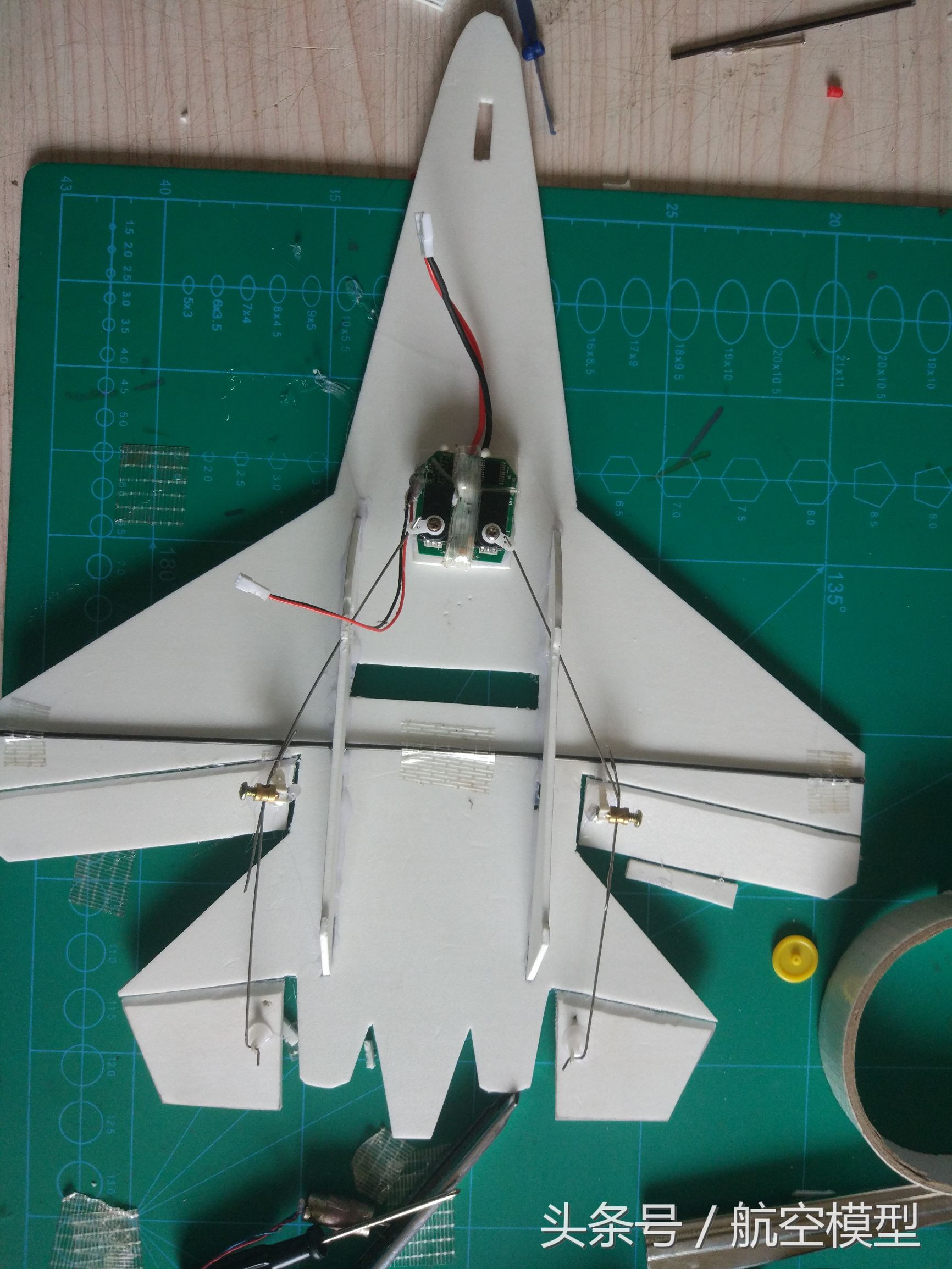 怎么组装遥控小飞机,自制遥控小飞机的教程