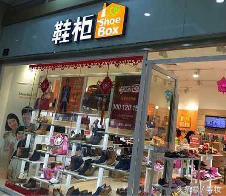 百货商场的一楼，是与世隔绝的时尚炼狱，你见到的都是这样！