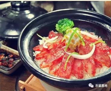 尽管经历了千百年，但你依然不能抵挡砂锅的醇香诱惑