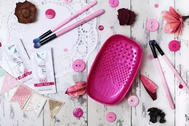 用清洁工具洗化妆刷,比马桶都脏的化妆刷到底怎么洗