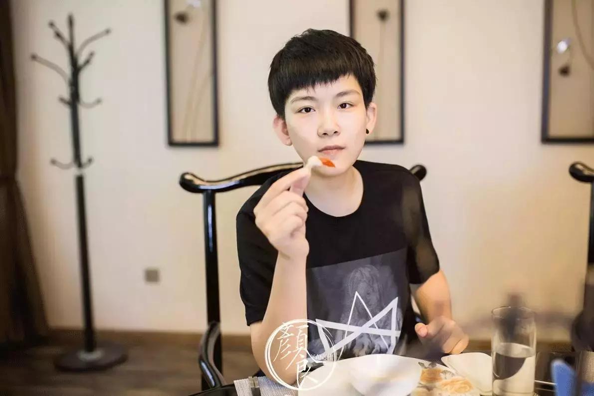 豪华霸王餐来啦推塔海鲜姿造