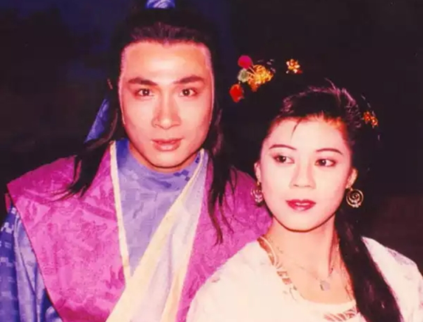 无数人女神，拍*情艳**片未火成麦当劳服务员获赞