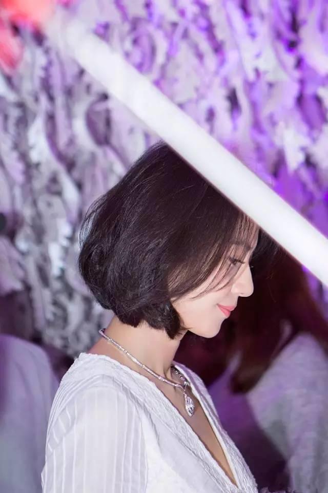 谭松韵小圆脸图,圆脸的谭松韵迷人的短发梨花头