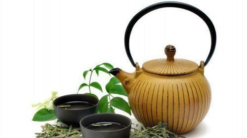 用益母草泡水喝有什么好处,用嫩益母草煮水喝有什么功能